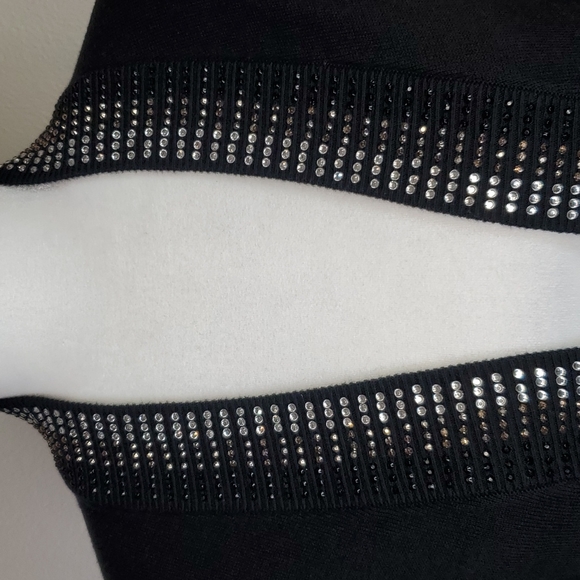 🎉HP🎉Calvin Klein ♥️NWT♥️ Black Jeweled Sweater!♥️♥️♥️ - Picture 4 of 16